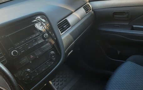 Mitsubishi Outlander III рестайлинг 3, 2014 год, 1 550 000 рублей, 8 фотография