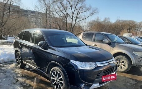 Mitsubishi Outlander III рестайлинг 3, 2014 год, 1 550 000 рублей, 3 фотография