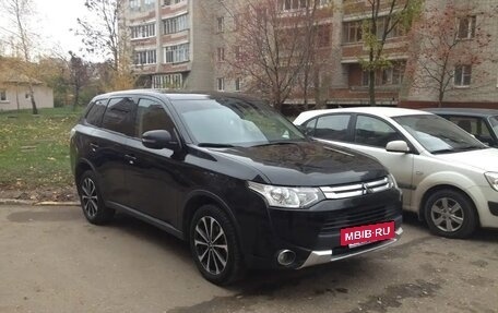 Mitsubishi Outlander III рестайлинг 3, 2014 год, 1 550 000 рублей, 5 фотография