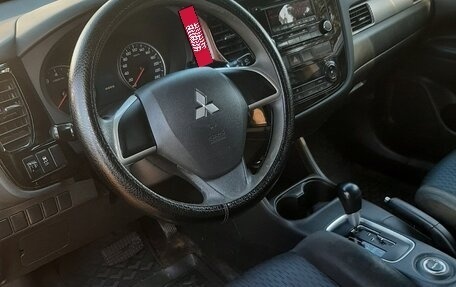 Mitsubishi Outlander III рестайлинг 3, 2014 год, 1 550 000 рублей, 6 фотография