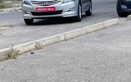 Hyundai Solaris II рестайлинг, 2016 год, 870 000 рублей, 1 фотография