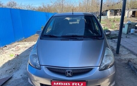 Honda Jazz I рестайлинг, 2005 год, 500 000 рублей, 1 фотография