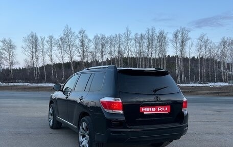 Toyota Highlander III, 2011 год, 2 000 000 рублей, 3 фотография