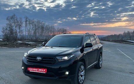 Toyota Highlander III, 2011 год, 2 000 000 рублей, 2 фотография