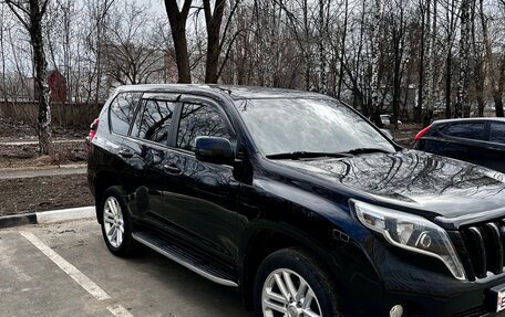 Toyota Land Cruiser Prado 150 рестайлинг 2, 2014 год, 2 980 000 рублей, 6 фотография