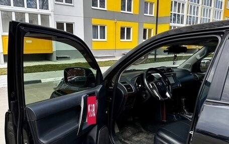 Toyota Land Cruiser Prado 150 рестайлинг 2, 2014 год, 2 980 000 рублей, 7 фотография