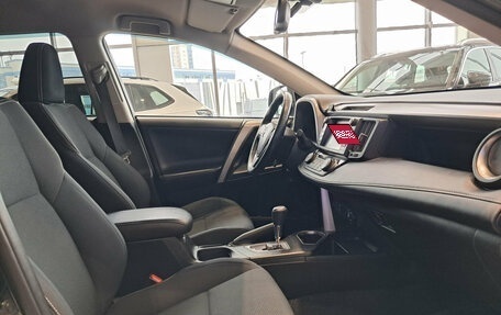 Toyota RAV4, 2018 год, 2 580 000 рублей, 11 фотография