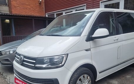Volkswagen Caravelle T6 рестайлинг, 2017 год, 2 700 000 рублей, 2 фотография