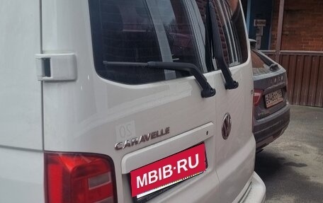 Volkswagen Caravelle T6 рестайлинг, 2017 год, 2 700 000 рублей, 3 фотография