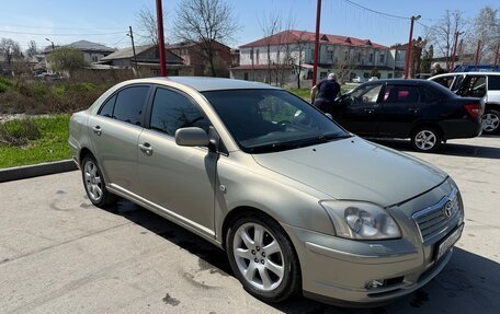 Toyota Avensis III рестайлинг, 2004 год, 740 000 рублей, 3 фотография