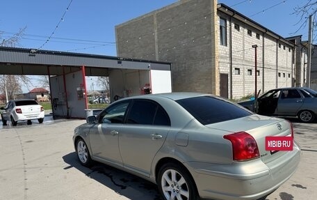 Toyota Avensis III рестайлинг, 2004 год, 740 000 рублей, 5 фотография