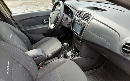 Renault Sandero II рестайлинг, 2017 год, 11 фотография