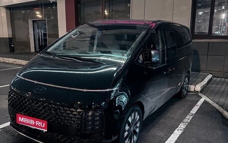 Hyundai Staria, 2024 год, 8 200 000 рублей, 1 фотография