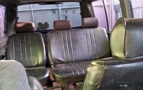 SsangYong Istana, 1996 год, 550 000 рублей, 9 фотография