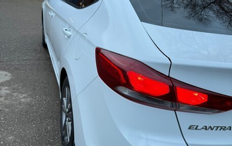 Hyundai Elantra VI рестайлинг, 2018 год, 1 700 000 рублей, 3 фотография