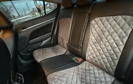 Hyundai Elantra VI рестайлинг, 2018 год, 1 700 000 рублей, 11 фотография