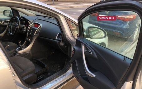 Opel Astra J, 2010 год, 440 000 рублей, 11 фотография