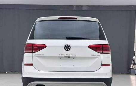 Volkswagen Touran III, 2022 год, 2 190 000 рублей, 5 фотография