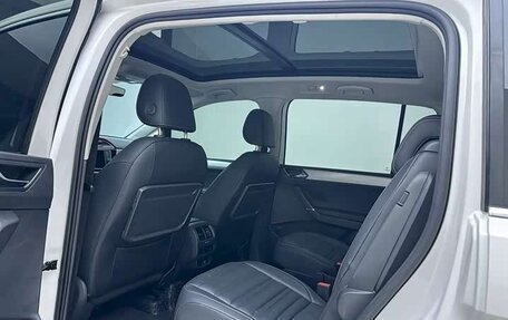 Volkswagen Touran III, 2022 год, 2 190 000 рублей, 9 фотография