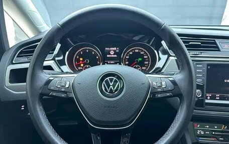 Volkswagen Touran III, 2022 год, 2 190 000 рублей, 13 фотография