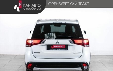Mitsubishi Outlander III рестайлинг 3, 2017 год, 1 900 000 рублей, 4 фотография