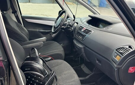 Citroen C4 Picasso II рестайлинг, 2010 год, 600 000 рублей, 11 фотография