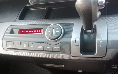 Honda Freed I, 2009 год, 850 000 рублей, 17 фотография