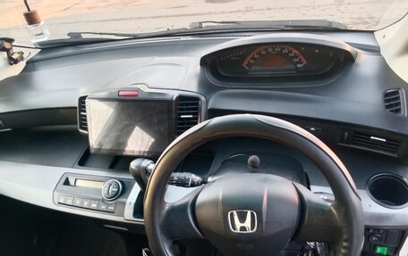 Honda Freed I, 2009 год, 850 000 рублей, 32 фотография