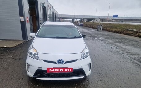 Toyota Prius, 2012 год, 650 000 рублей, 2 фотография