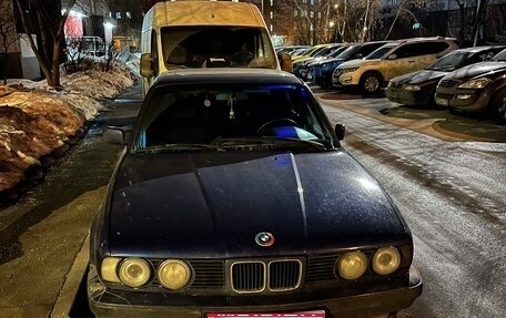 BMW 5 серия, 1988 год, 500 000 рублей, 1 фотография