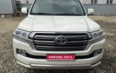 Toyota Land Cruiser 200, 2017 год, 4 500 000 рублей, 1 фотография