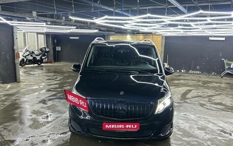 Mercedes-Benz V-Класс, 2017 год, 4 800 000 рублей, 1 фотография