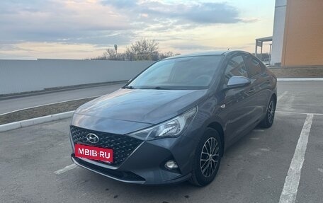 Hyundai Solaris II рестайлинг, 2021 год, 1 680 000 рублей, 1 фотография