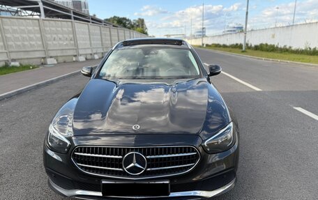 Mercedes-Benz E-Класс, 2021 год, 3 499 000 рублей, 1 фотография