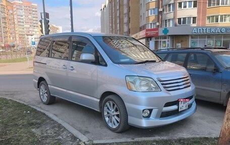 Toyota Noah III, 2005 год, 850 000 рублей, 1 фотография