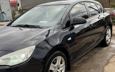Opel Astra J, 2011 год, 700 000 рублей, 2 фотография