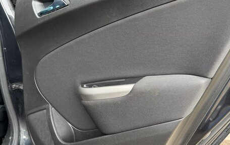 Opel Astra J, 2011 год, 700 000 рублей, 11 фотография