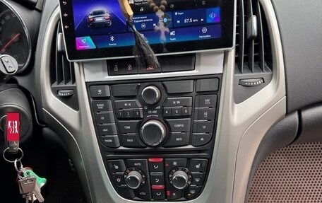 Opel Astra J, 2011 год, 700 000 рублей, 9 фотография