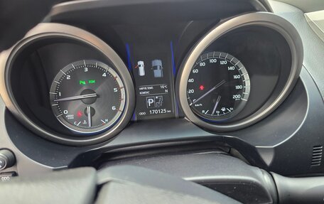 Toyota Land Cruiser Prado 150 рестайлинг 2, 2016 год, 3 750 000 рублей, 22 фотография