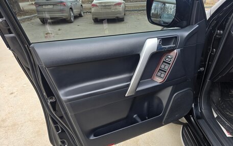 Toyota Land Cruiser Prado 150 рестайлинг 2, 2016 год, 3 750 000 рублей, 19 фотография