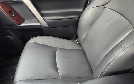 Toyota Land Cruiser Prado 150 рестайлинг 2, 2016 год, 3 750 000 рублей, 26 фотография