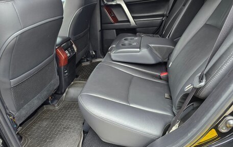 Toyota Land Cruiser Prado 150 рестайлинг 2, 2016 год, 3 750 000 рублей, 31 фотография