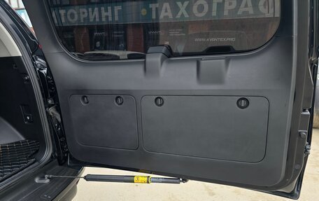 Toyota Land Cruiser Prado 150 рестайлинг 2, 2016 год, 3 750 000 рублей, 38 фотография