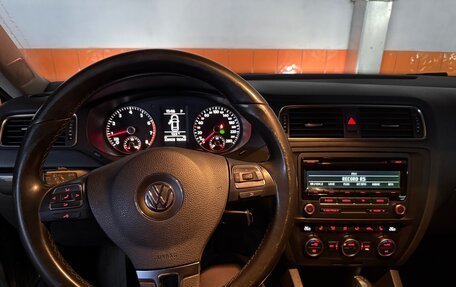 Volkswagen Jetta VI, 2013 год, 750 000 рублей, 7 фотография