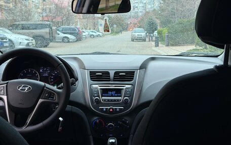 Hyundai Solaris II рестайлинг, 2015 год, 905 000 рублей, 15 фотография