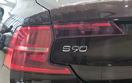 Volvo S90 II рестайлинг, 2017 год, 2 680 000 рублей, 10 фотография