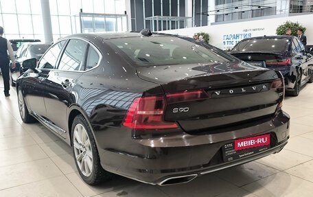 Volvo S90 II рестайлинг, 2017 год, 2 680 000 рублей, 7 фотография