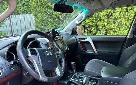 Toyota Land Cruiser Prado 150 рестайлинг 2, 2014 год, 4 250 000 рублей, 4 фотография