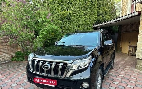 Toyota Land Cruiser Prado 150 рестайлинг 2, 2014 год, 4 250 000 рублей, 2 фотография
