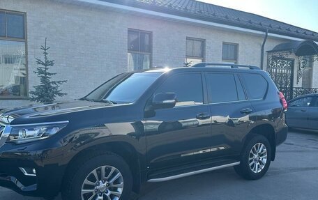 Toyota Land Cruiser Prado 150 рестайлинг 2, 2018 год, 4 899 000 рублей, 2 фотография